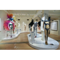 Музейные экспонаты Victoria's Secret в Нью-Йорке