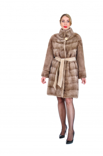 Бежевая норковая шуба поперечка с воротником