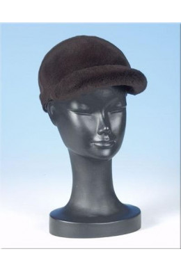 Женская шапка из норки с козырьком
