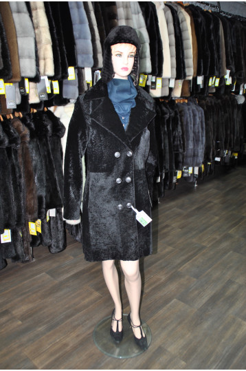 Черная дубленка классического кроя