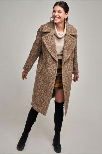 Демисезонное пальто цвета бежевого Демисезонное пальто цвета бежевого