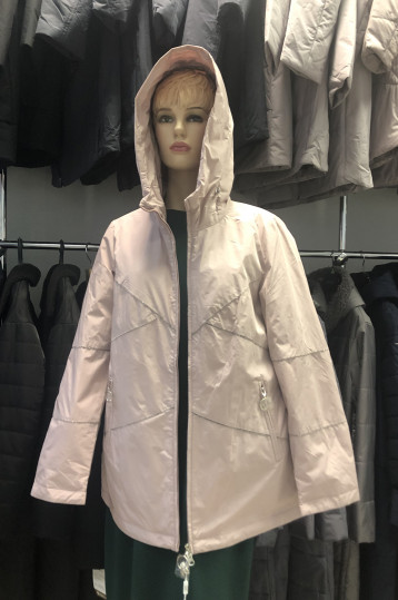 Светлая куртка с карманами на молнии