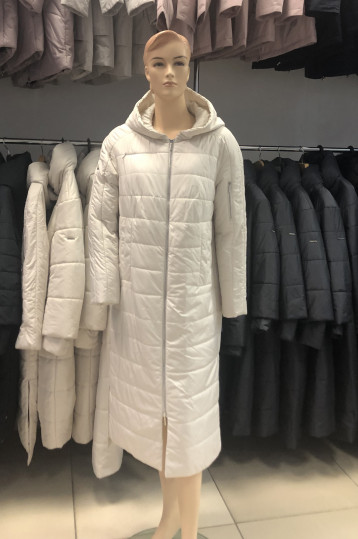 Пуховик упал